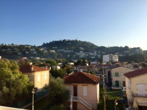 Appt Cannes La Bocca, F2 Centre ville, 10mn de mer